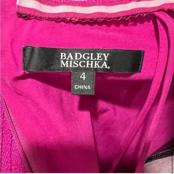 Badgley Mischka Kieran Ruffle Halter Dress Magenta
Size 4 - Picture 6 of 6